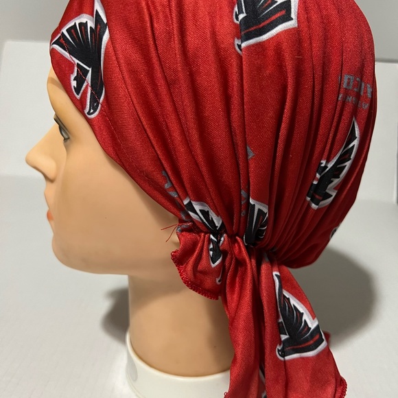 New Bandana Style Atlanta Falcons 
For Kids 7 to 15 - Picture 5 of 7
